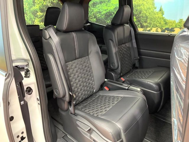 ���ڒ����̓E�H�[�N�X���[�ƂȂ��Ă���܂��B���ڂƎO��ڂ̈ړ�����~�肪�Ƃ��Ă��y�ɂȂ�̂ŁA���~��̍ۂ��X�g���X�������邱�Ƃ͂���܂����