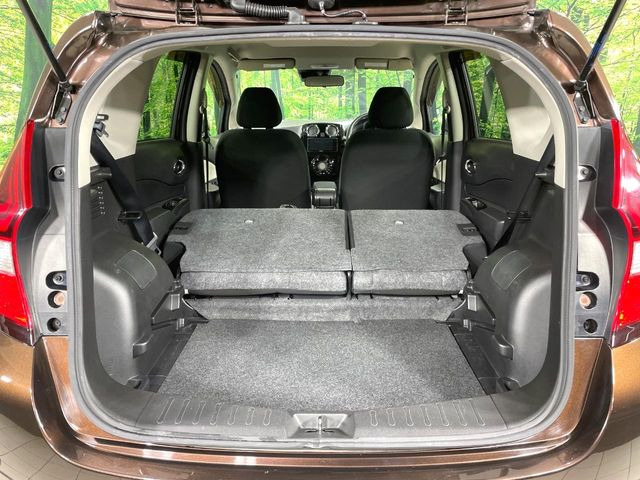 ���i�̂���������ʋ΁A���}���ɏ\���ȉ׎��X�y�[�X���m�ۂ��Ă���܂��B�Z�J���h�V�[�g��|���ƁA�傫�ȉו��̐ύڂ��\�ł���