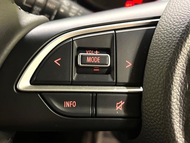 �y�X�e�A�����O�X�C�b�`�z�^�]���A�O������ڐ������炷���ƂȂ��A�I�[�f�B�I���̑��삪�\�ȕ֗��@�\!���S&���K�ȃh���C�u�����o���Ă���܂���