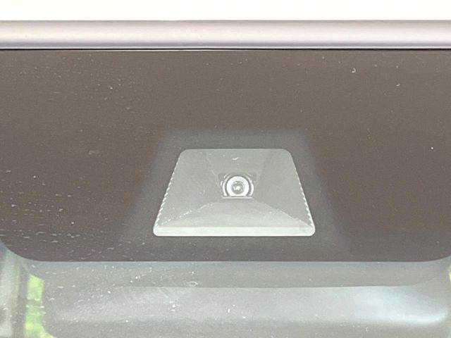 �y�z���_�Z���V���O�z���s���ɑO���̎ԗ�����F�����A�Փ˂������Ȏ��͌x��ƃu���[�L�ŏՓˉ���Ɣ�Q�y�����A�V�X�g�B�����S�Ƀh���C�u�����y���݂��������܂��B