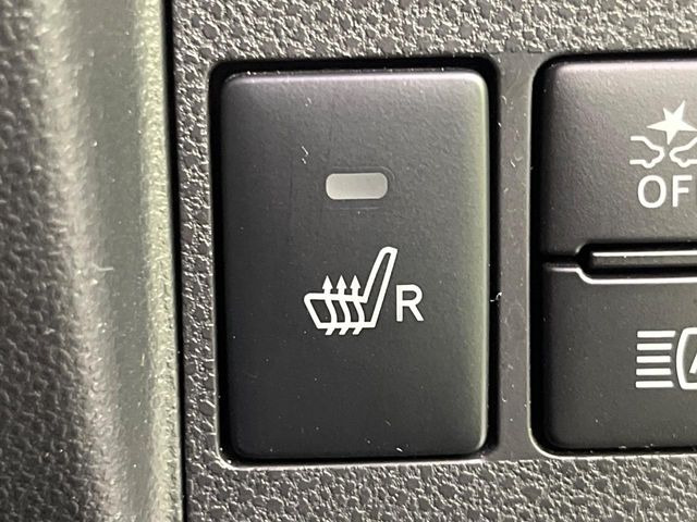 【シートヒーター】寒い日に重宝するシートヒーター!エアコンより早く温まってくれるので寒がりの人も安心ですね♪エアコンの温風は乾燥するから苦手、という方にもをおすすめです。