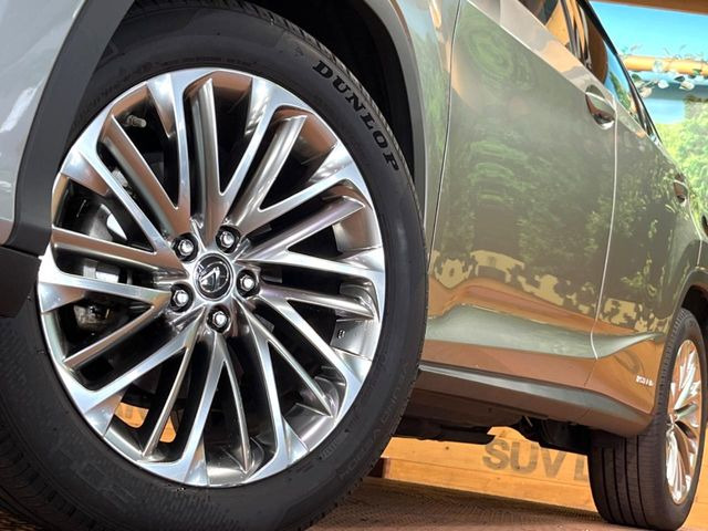 �y����20�C���`�A���~�z�C�[���z�O�ςɃ}�b�`���������A���~�z�C�[���𑕒����Ă���܂��B�e��ЊO�A���~�z�C�[����A�X�^�b�h���X�^�C�����戵�����Ă���܂��B���񂲑��k����������