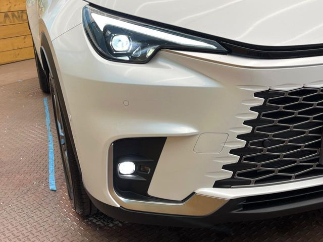 �yLED�w�b�h���C�g�z���V����ԑ��s�����ǍD�Ȏ��E���m�ۂ����S���ĉ^�]�ł��鍂�P�xLED�w�b�h���C�g�𑕔�!�_�����x�������A����d�͂��}�����Ă��܂��B