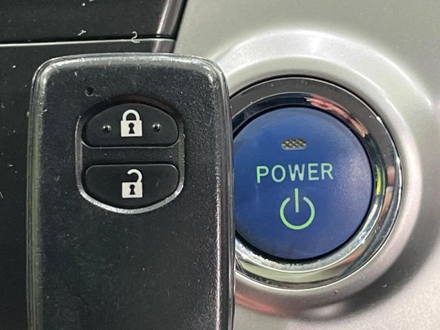 �y�X�}�[�g�L�[�z�J�o����|�P�b�g�ɓ��ꂽ�܂܂ł��h�A�̎{���E�������\�ȃX�}�[�g�L�[�𑕔��B�G���W���̃I���E�I�t�����J�M�����o���K�v����������Ƃ��Ă��֗��ł���