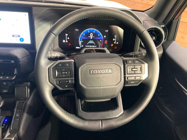 �y�����v�����X�e�A�����O�z�㎿�Ȋv���g�p���邱�ƂŁA��ɂ����������݂ƂĂ��^�]���₷���n���h���ł���