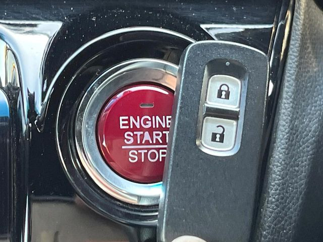 �y�L�[���X�X�^�[�g�V�X�e���z�J�o����|�P�b�g�ɓ��ꂽ�܂܂ł��h�A�̎{���E�������\�ȃX�}�[�g�L�[�𑕔��B�G���W���̃I���E�I�t�����J�M�����o���K�v����������Ƃ��Ă��֗��ł���c