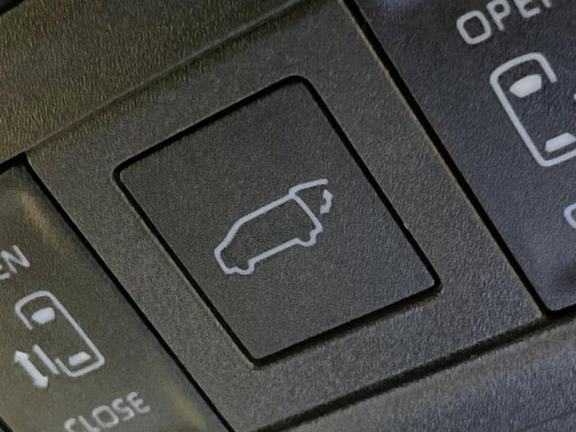 �y�p���[�o�b�N�h�A�z�X�}�[�g�L�[��^�]�Ȃ̃{�^�������������Ń��A�Q�[�g�������ŊJ���܂�!�ו��������Ă��鎞��A�����ʒu�ɂ���o�b�N�h�A��߂�ۂɕ֗��ȋ@�\�ł���