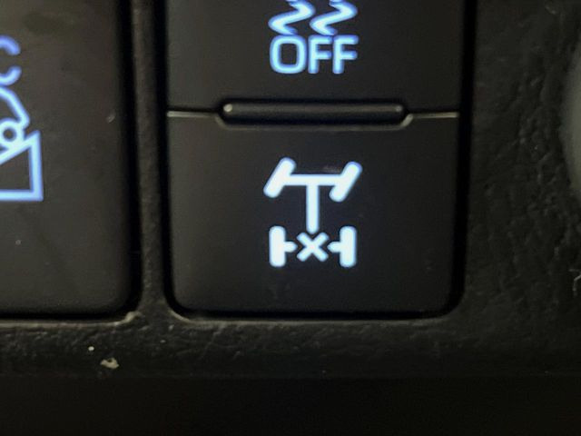 �y���A�f�t���b�N�z���H��ᓹ�ȂǂŎԂ��X�^�b�N�����ꍇ�ł��A�^�C���̋�]��}�����E�o���₷������f�t���b�N�𑕔��B�ϐ�n��I�t���[�h�ł̎g�p���������ɂ��X�X���̈��ł���