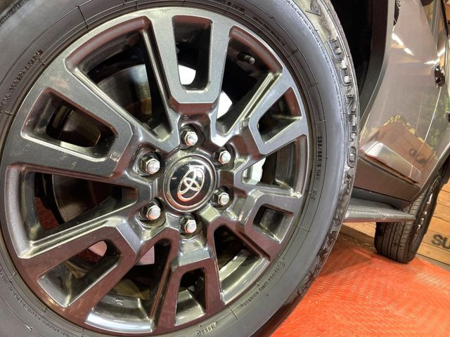 �y�O���[�h��p����18�C���`�A���~�z�C�[���z�f�U�C�����̍��������A���~�z�C�[���𑕒����Ă���܂��B�e��ЊO�A���~�z�C�[����A�X�^�b�h���X�^�C�����戵�����Ă���܂��B���񂲑��k����������