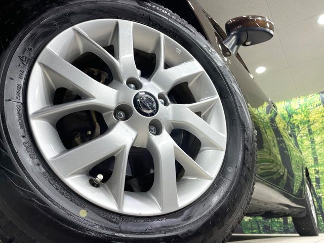 �y����15�C���`�A���~�z�C�[���z�O�ςɃ}�b�`���������A���~�z�C�[���𑕒����Ă���܂��B�e��ЊO�A���~�z�C�[����A�X�^�b�h���X�^�C�����戵�����Ă���܂��B���񂲑��k����������