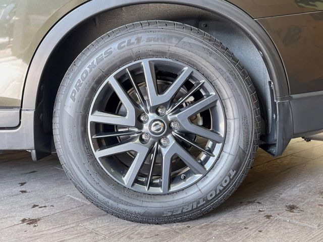 �y����17�C���`�A���~�z�C�[���z�O�ςɃ}�b�`���������A���~�z�C�[���𑕒����Ă���܂��B�e��ЊO�A���~�z�C�[����A�X�^�b�h���X�^�C�����戵�����Ă���܂��B���񂲑��k����������