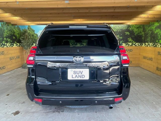 安心の最長10年・走行無制限保証(有償)をご用意。保証内容も充実はもちろん、無料点検&オイル交換や、年中無休の全国・24時間ロードサービスも付帯されておりますのでご安心下さい。