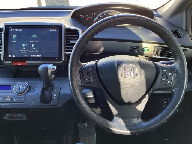 フリードスパイク1.5 G プレミアムエディション