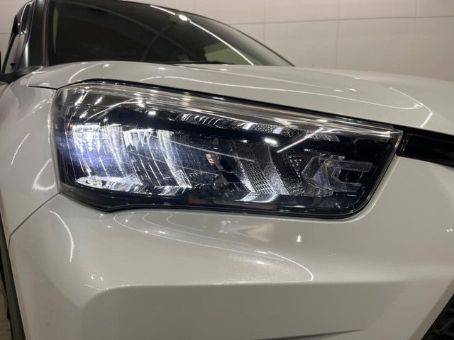 �yLED�w�b�h���C�g�z���V����ԑ��s�����ǍD�Ȏ��E���m�ۂ����S���ĉ^�]�ł��鍂�P�xLED�w�b�h���C�g�𑕔�!�_�����x�������A����d�͂��}�����Ă��܂��B