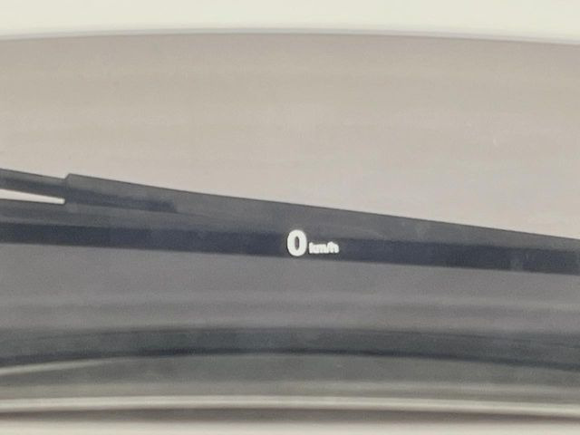 ���w�b�h�A�b�v�f�B�X�v���C:���݂̑��x�⑖�s�����f�W�^���\���ŉ^�]�ȑO���̃K���X�ɓ��e!�^�]���A���������炳���K�v�ȏ����m�F�ł���̂łƂ��Ă��֗��ň��S!