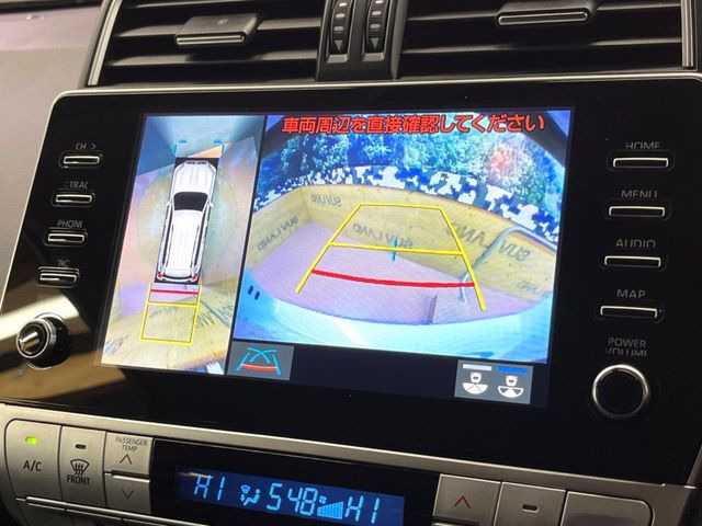 【パノラミックビューモニター】専用のカメラにより、上から見下ろしたような視点で360度クルマの周囲を確認することができます☆死角部分も確認しやすく、狭い場所での切り返しや駐車もスムーズに行えます。