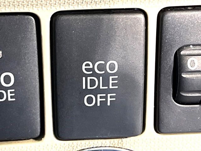 �y�A�C�h�����O�X�g�b�v�z�ԐM����a�؂Œ�Ԃ����ۂɃG���W�����~���A���ʂȔR���̏����}���܂��B�R��������ی�ɂȂ���@�\��G���W���̓u���[�L�𗣂��΍Ďn�����܂��B