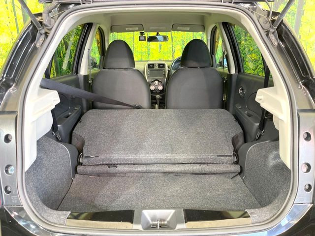 ���i�̂���������ʋ΁A���}���ɏ\���ȉ׎��X�y�[�X���m�ۂ��Ă���܂��B�Z�J���h�V�[�g��|���ƁA�傫�ȉו��̐ύڂ��\�ł���