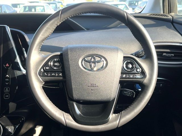 �y�����v�����X�e�A�����O�z�㎿�Ȋv���g�p���邱�ƂŁA��ɂ����������݂ƂĂ��^�]���₷���n���h���ł���