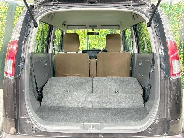 ���i�̂���������ʋ΁A���}���ɏ\���ȉ׎��X�y�[�X���m�ۂ��Ă���܂��B�Z�J���h�V�[�g��|���ƁA�傫�ȉו��̐ύڂ��\�ł���