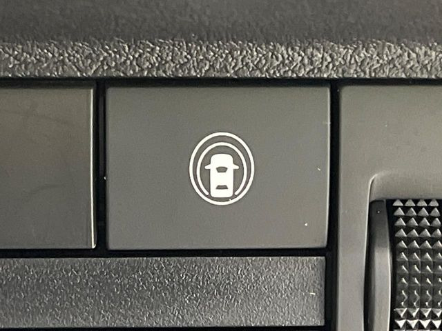 �y�C���e���W�F���g�G�}�[�W�F���V�[�u���[�L�z�t�����g�J�����őO���̎ԗ�����s�҂����m�B�Փ˂������Ȏ��͏Փ˔�Q�y���u���[�L���쓮�A�Փˉ�����T�|�[�g�B�����S�Ƀh���C�u�����y���݂��������܂��B