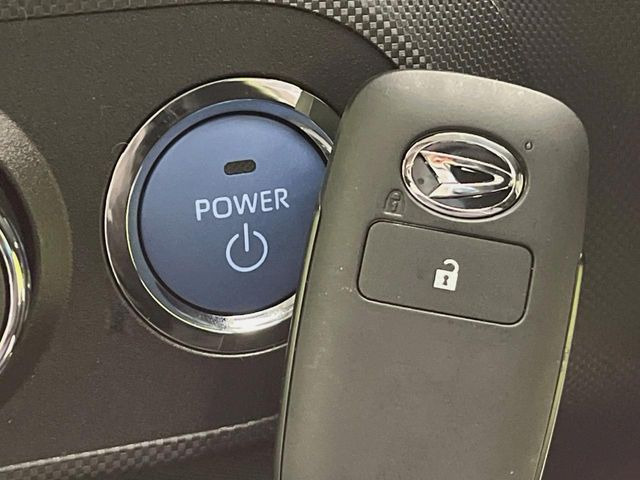 �y�L�[�t���[�V�X�e���z�J�o����|�P�b�g�ɓ��ꂽ�܂܂ł��h�A�̎{���E�������\�ȃX�}�[�g�L�[�𑕔��B�G���W���̃I���E�I�t�����J�M�����o���K�v����������Ƃ��Ă��֗��ł���