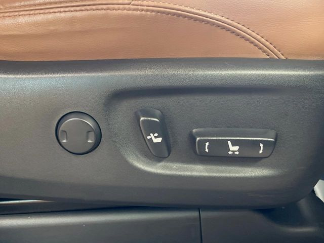 【パワーシート】スイッチ一つで簡単にシートの微調整が可能!電動だから力もいりません!快適なシートポジションにセットして、快適なドライブをお楽しみください。