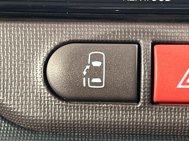 �y�p���[�X���C�h�h�A�z�X�}�[�g�L�[��^�]�Ȃ̃X�C�b�`�ŃX���C�h�h�A�̊J���\���d��������͂����ăh�A���J����K�v�������A���������q�l�ł��A�d���ו��������Ă��鎞�����N�ɊJ���߂ł��܂���