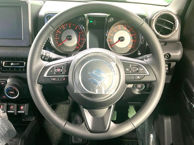 �y�����v�����X�e�A�����O�z�㎿�Ȋv���g�p���邱�ƂŁA��ɂ����������݂ƂĂ��^�]���₷���n���h���ł���