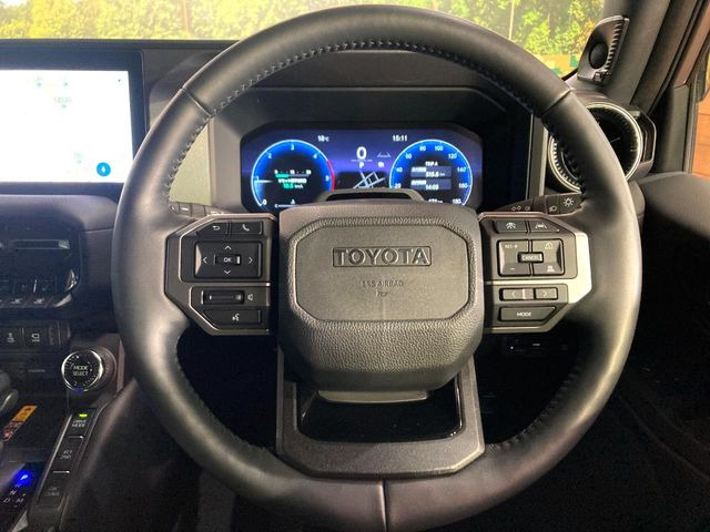 �y�����v�����X�e�A�����O�z�㎿�Ȋv���g�p���邱�ƂŁA��ɂ����������݂ƂĂ��^�]���₷���n���h���ł���