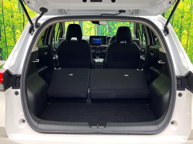 ���i�̂���������ʋ΁A���}���ɏ\���ȉ׎��X�y�[�X���m�ۂ��Ă���܂��B�Z�J���h�V�[�g��|���ƁA�傫�ȉו��̐ύڂ��\�ł���