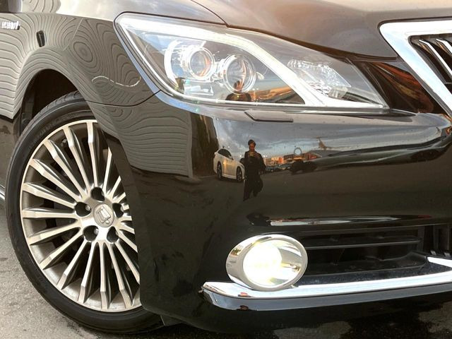 �yLED�w�b�h���C�g�z���V����ԑ��s�����ǍD�Ȏ��E���m�ۂ����S���ĉ^�]�ł��鍂�P�xLED�w�b�h���C�g�𑕔�!�_�����x�������A����d�͂��}�����Ă��܂��B