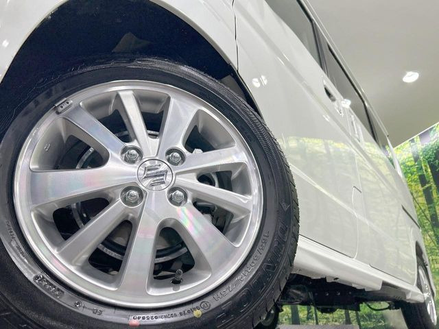 �y����14�C���`�A���~�z�C�[���z�O�ςɃ}�b�`���������A���~�z�C�[���𑕒����Ă���܂��B�e��ЊO�A���~�z�C�[����A�X�^�b�h���X�^�C�����戵�����Ă���܂��B���񂲑��k����������