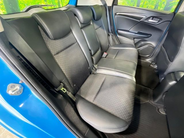 �y�n�[�t���U�[�V�[�g�z�������ƍ���S�n�𗼗������l�C�̃V�[�g���w�ʁE���ʂ̃t�@�u���b�N�f�ނ́A�ʋC���̗ǂ��⊊��ɂ����ɗD��Ă��܂��B�C���╞���ɍ��E���ꂸ���K�ɂ���肢�������܂��B