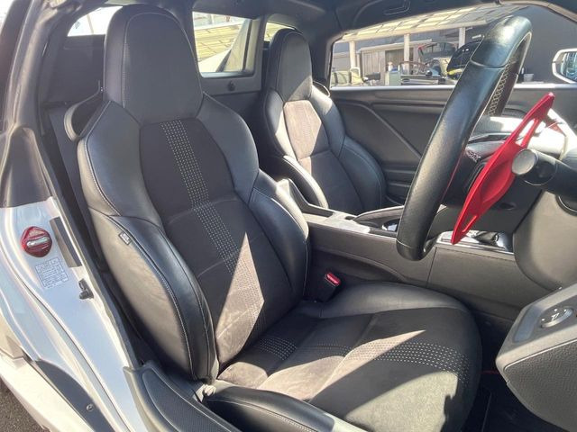 �y�n�[�t���U�[�V�[�g�z�������ƍ���S�n�𗼗������l�C�̃V�[�g���w�ʁE���ʂ̓X�G�[�h���ƂȂ��Ă���A���G��⊊��ɂ����ɗD��Ă��܂��B�C���╞���ɍ��E���ꂸ���K�ɂ���肢�������܂��B