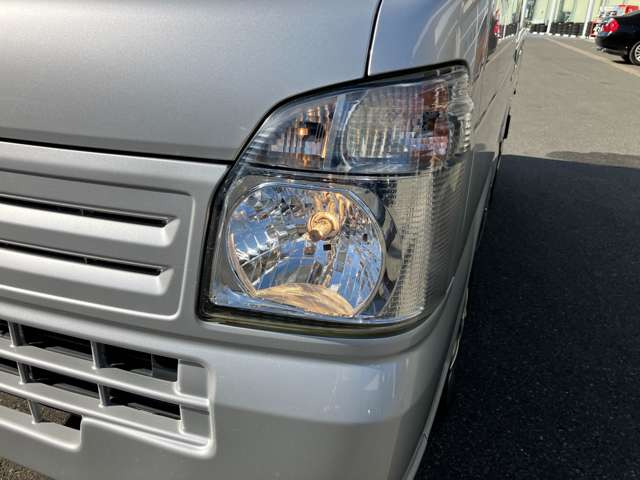 ���s���LED�̗l�ɂ������Ȕ������ł͂���܂���...���͉J���̎��ɑO�������₷���w�n���Q���w�b�h���C�g�x�𑕔����Ă��܂�!