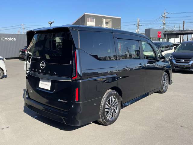 セレナ1.4 e-POWER ハイウェイスターV