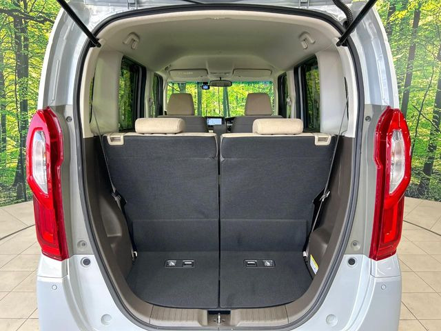 ���i�̂���������ʋ΁A���}���ɏ\���ȉ׎��X�y�[�X���m�ۂ��Ă���܂��B�Z�J���h�V�[�g��|���ƁA�傫�ȉו��̐ύڂ��\�ł���