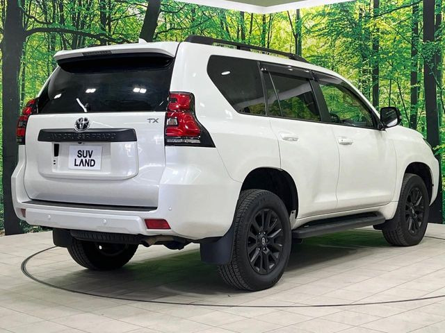 ☆全国のネクステージからお取り寄せが可能※!遠方の店舗に展示してあるクルマが気になる場合も、最寄りの店舗でご覧いただくことが可能です!是非私たちに要望をお聞かせください!※別途費用