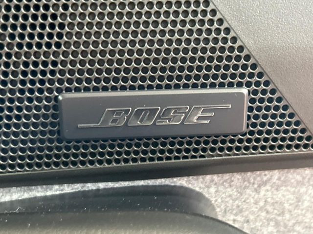 �yBOSE�T�E���h�V�X�e���z���[�J�[�I�v�V�����̍��i�ʃT�E���h�V�X�e���𓋍ځB��p�̃`���[�j���O���{���ꂽ�召�l�X�ȃX�s�[�J�[����ǎ��ȃT�E���h���t�ł��A�Տꊴ���ӂ�鉹����Ԃ����o���܂��B