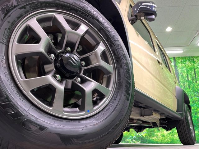 �y����15�C���`�A���~�z�C�[���z�O�ςɃ}�b�`���������A���~�z�C�[���𑕒����Ă���܂��B�e��ЊO�A���~�z�C�[����A�X�^�b�h���X�^�C�����戵�����Ă���܂��B���񂲑��k����������