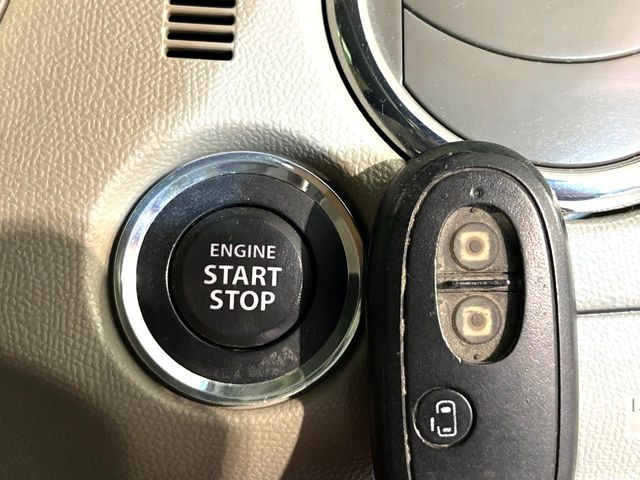 �y�L�[���X�X�^�[�g�V�X�e���z�J�o����|�P�b�g�ɓ��ꂽ�܂܂ł��h�A�̎{���E�������\�ȃX�}�[�g�L�[�𑕔��B�G���W���̃I���E�I�t�����J�M�����o���K�v����������Ƃ��Ă��֗��ł���