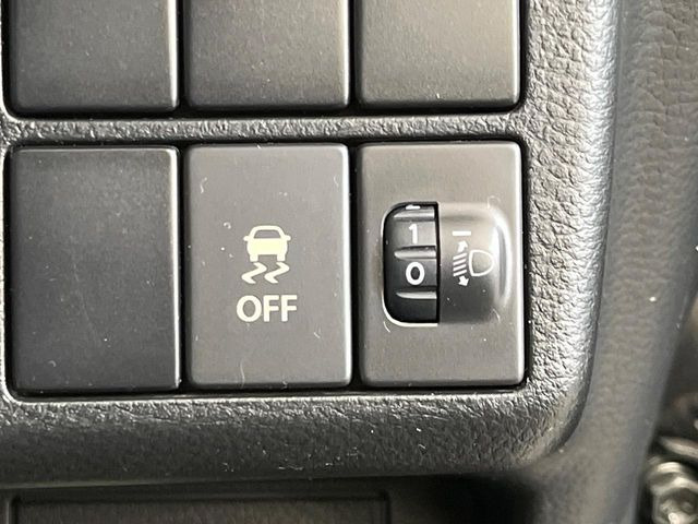 �y������h�~���u�z�ԗ��̉���������m����ƁA�����I�Ɏԗ��̐i�s������ۂ悤�Ɏԗ��𐧌䂵�܂��B�J�̓��ȂǊ���₷���H�ʏ󋵂ł����S�ȉ^�]���\�ł��B