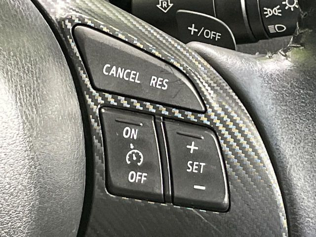 �y�N���[�Y�R���g���[���z�������H�����N���N���s�B�A�N�Z���𗣂��Ă���葬�x�ő��s���ł��A�������^�]���̕��S���y��!�����E�������ȒP�ȃX�C�b�`����Œ����ł��܂��B