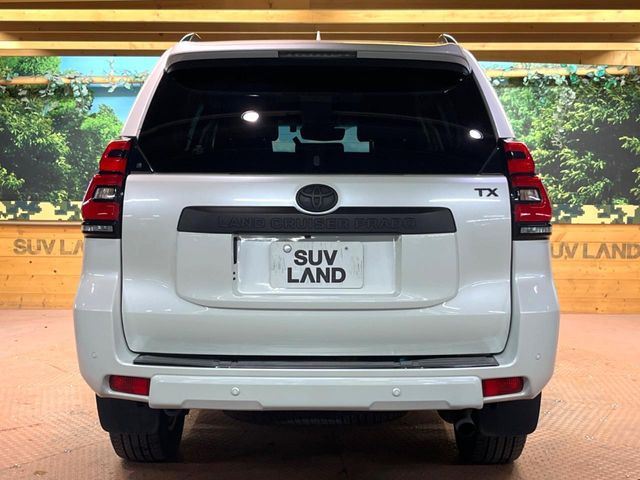 安心の最長10年・走行無制限保証(有償)をご用意。保証内容も充実はもちろん、無料点検&オイル交換や、年中無休の全国・24時間ロードサービスも付帯されておりますのでご安心下さい。