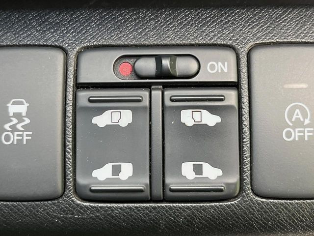 �y�����p���[�X���C�h�h�A�z�X�}�[�g�L�[��^�]�Ȃ̃X�C�b�`�Ō�ȗ����X���C�h�h�A�̊J���\���d��������͂����ăh�A���J����K�v�������A�����Ȃ��q�l�ł��ȒP�ɊJ���߂ł����K�ł���