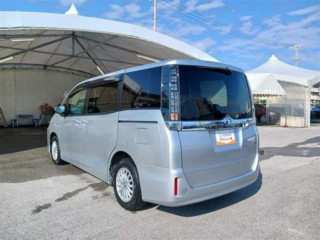 ヴォクシー1.8 ハイブリッド X