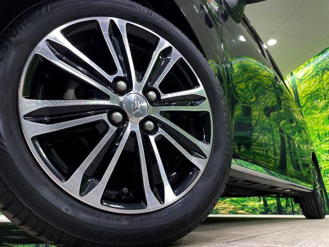 �y����15�C���`�A���~�z�C�[���z�O�ςɃ}�b�`���������A���~�z�C�[���𑕒����Ă���܂��B�e��ЊO�A���~�z�C�[����A�X�^�b�h���X�^�C�����戵�����Ă���܂��B���񂲑��k����������