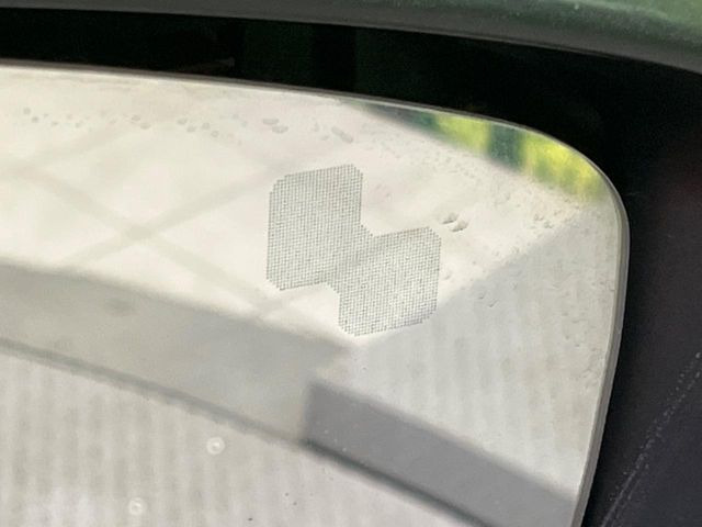 �y�u���C���h�X�|�b�g���j�^�����O�z���s���A�h�A�~���[�̎��p�ɂȂ�₷���ӏ��Ɍ㑱�Ԃ��ڋ߂���ƃT�C�h�~���[�t�߂Ɍx����\���A�h���C�o�[�ɒ��ӊ��N�����Ă���܂��B