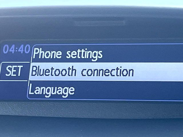 ��Bluetooth:���莝���̃X�}�[�g�t�H���ȂǂƐڑ����A�n���Y�t���[�ʘb��Տꊴ����~���[�W�b�N�Đ������y���݂��������܂��B�����ڑ��ł��̂Ŕς킵��������܂����